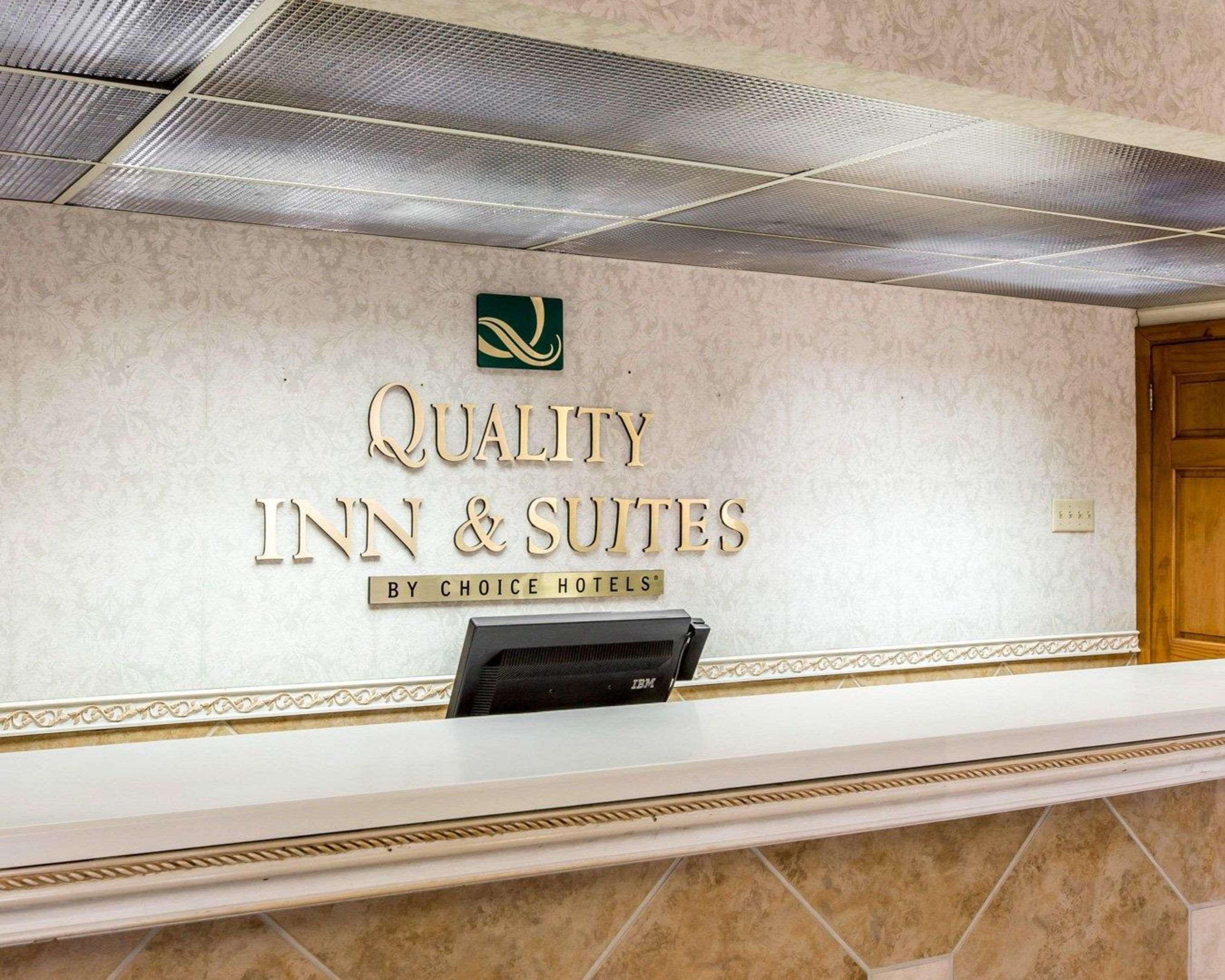 Quality Inn & Suites 韦克罗斯 外观 照片